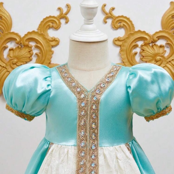 Elegant Blue and Cream Dress with Gold Accents - Picture 5 of 5